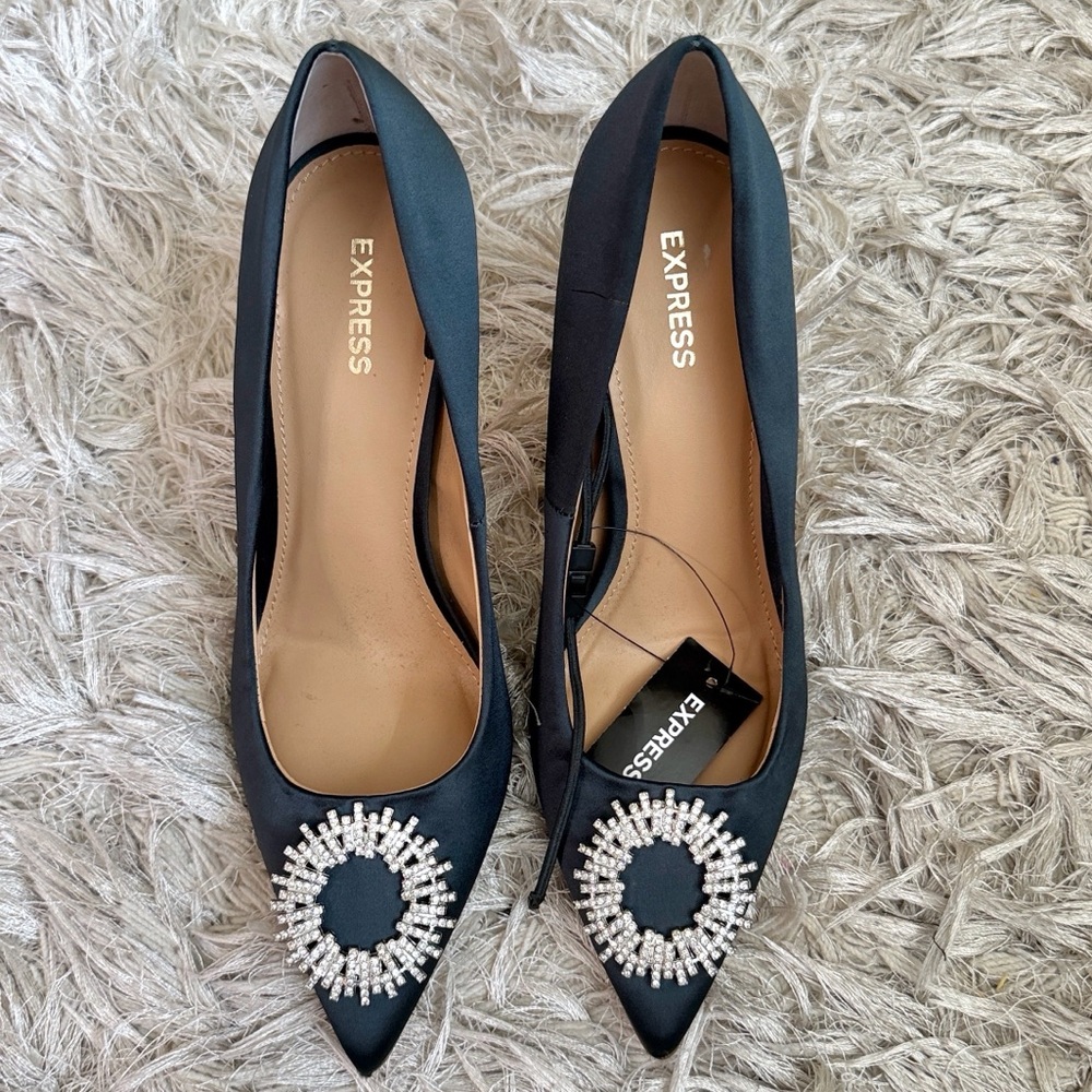 NWOB Express Dark Green Satin Rhinestone Embellished Pointed Toe Pumps Sz 9 - Picture 3 of 9